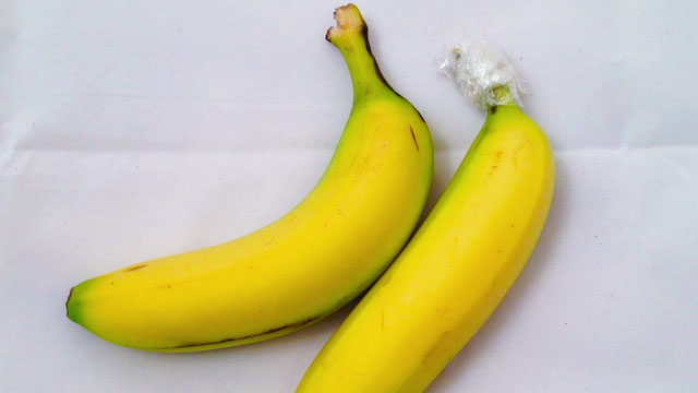 Keep Bananas Fresh Longer by Separating Them and Wrapping the Stems in Plastic Wrap