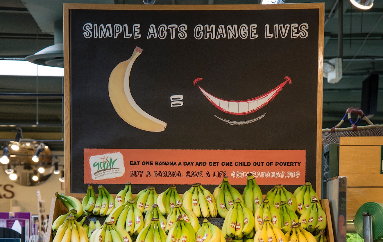 organic produce sign graphic design retail